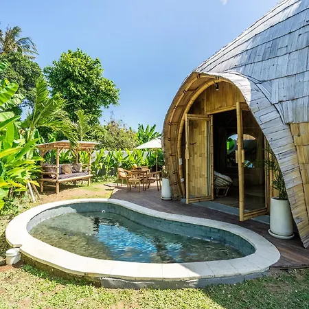 Comfy Bamboo Villa Near Beach